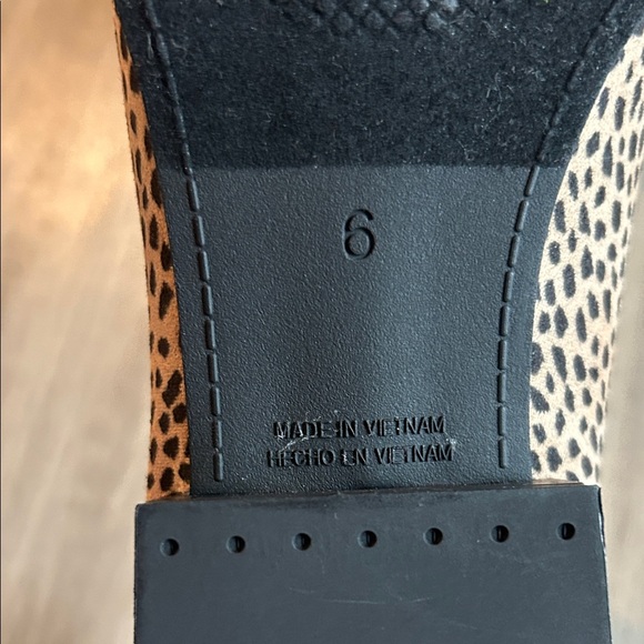 Old Navy Leopard print Ankle Booties (NWOT) - Picture 6 of 8